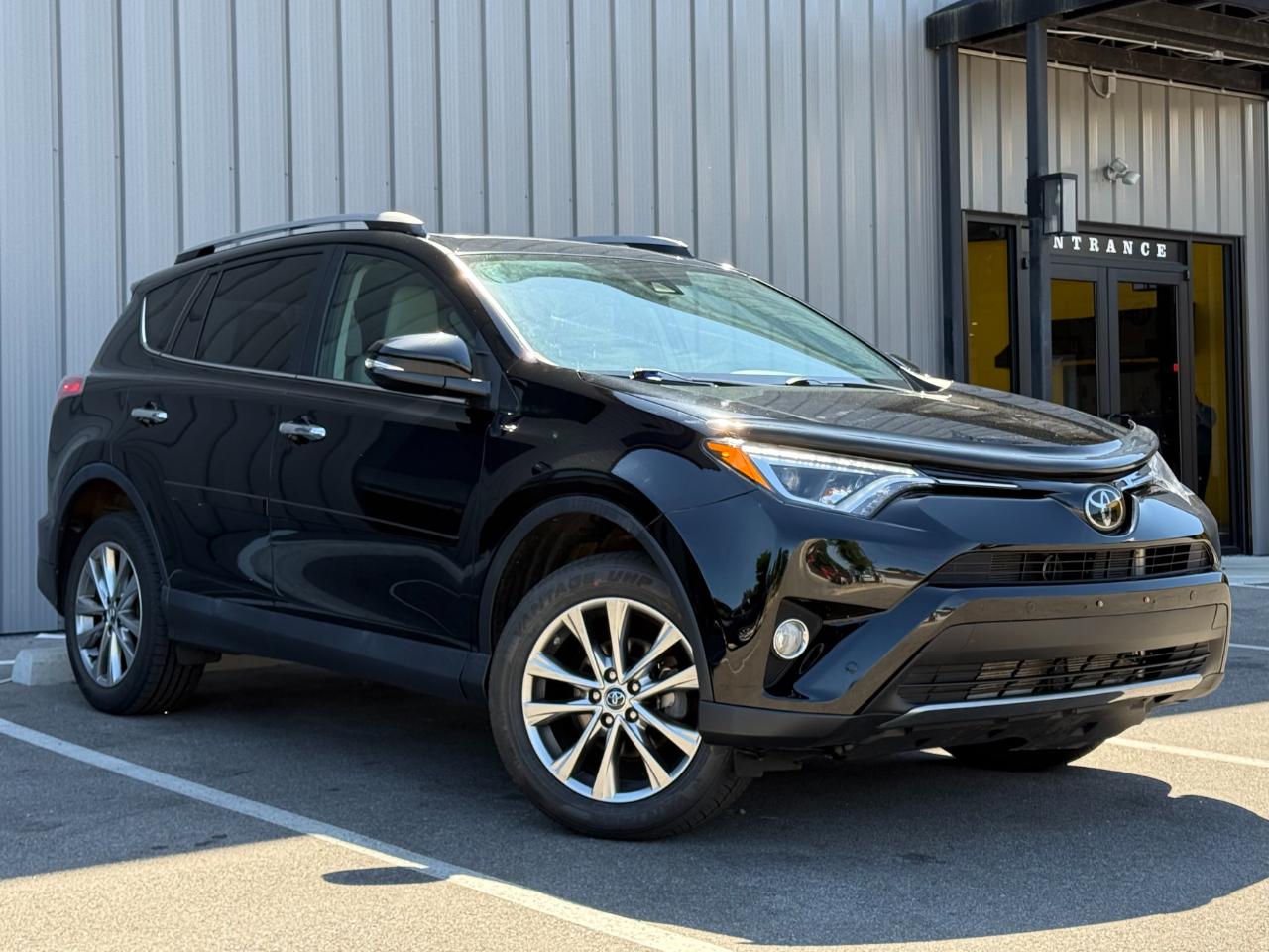 Toyota RAV4 Limited AWD (Natl) 2017