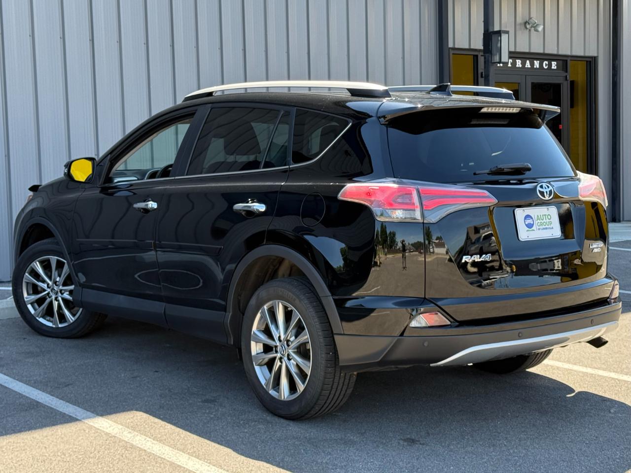 Toyota RAV4 Limited AWD (Natl) 2017