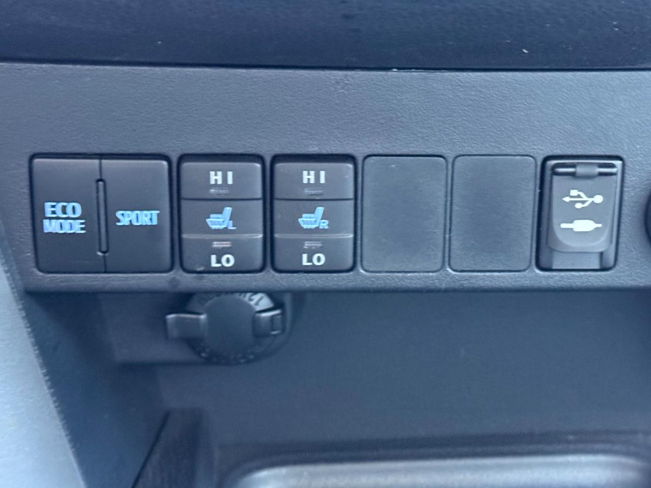 Toyota RAV4 Limited AWD (Natl) 2017