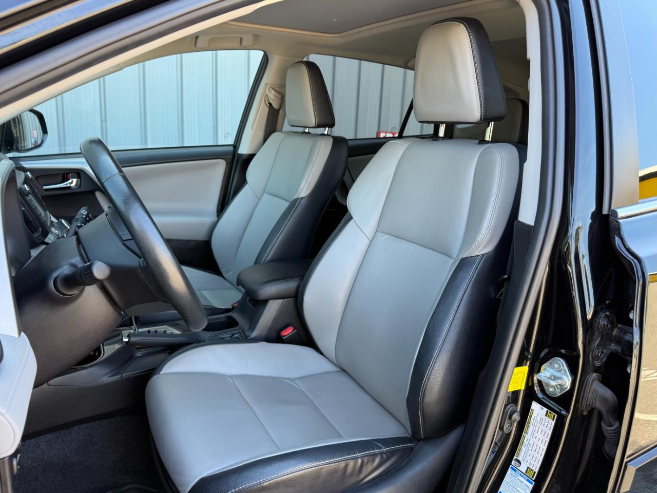 Toyota RAV4 Limited AWD (Natl) 2017