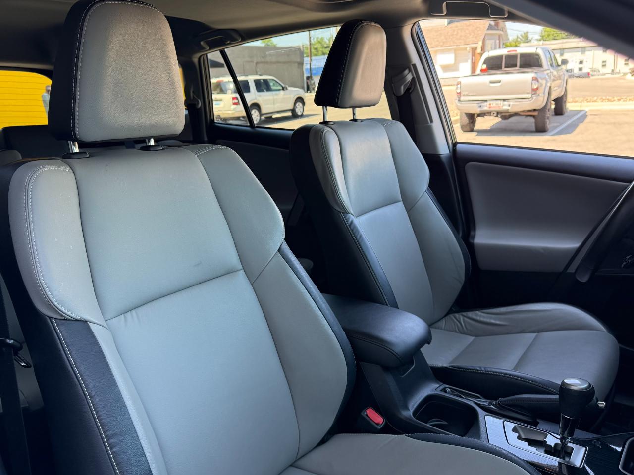Toyota RAV4 Limited AWD (Natl) 2017