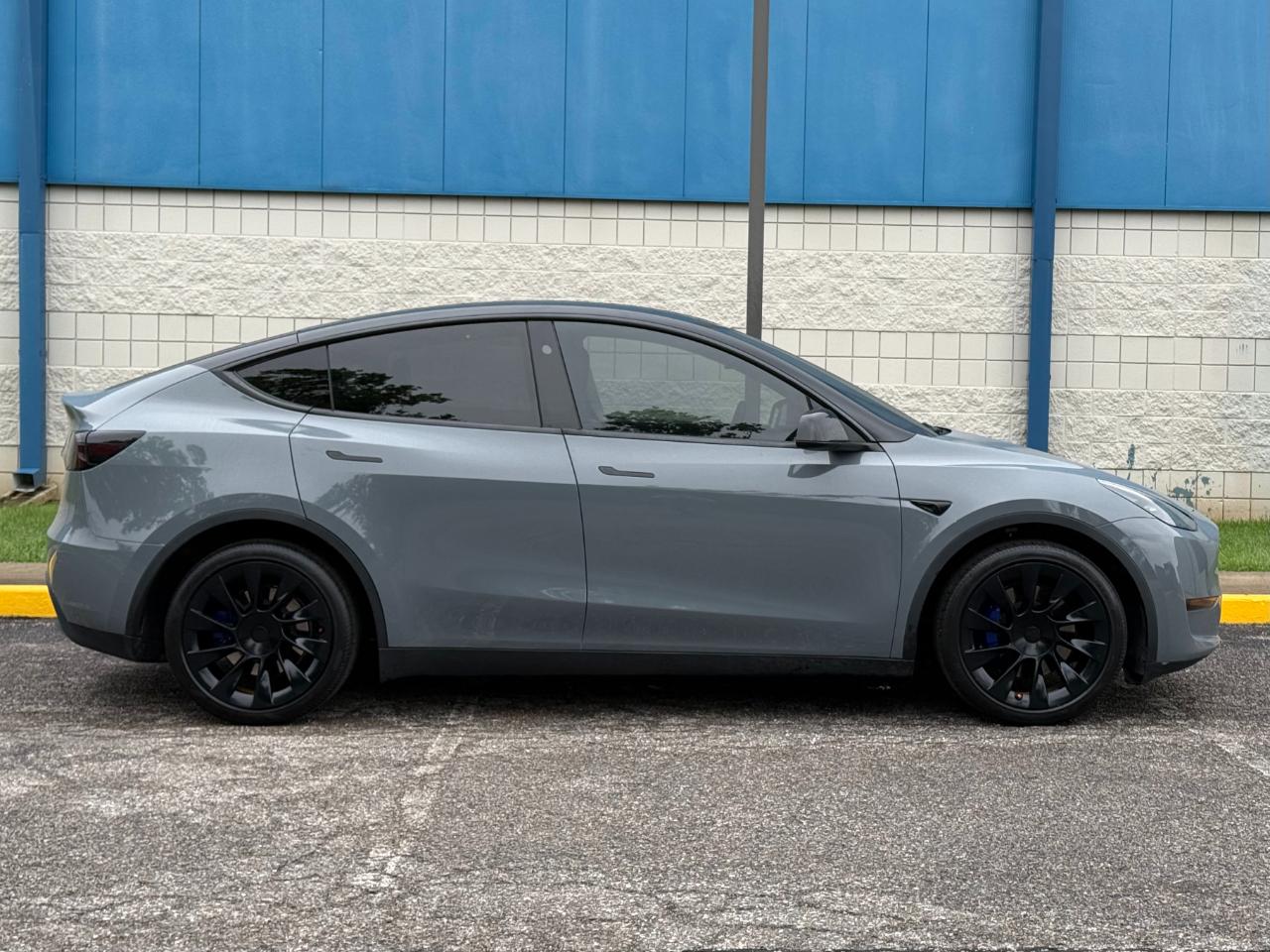 Tesla Model Y Long Range AWD 2023