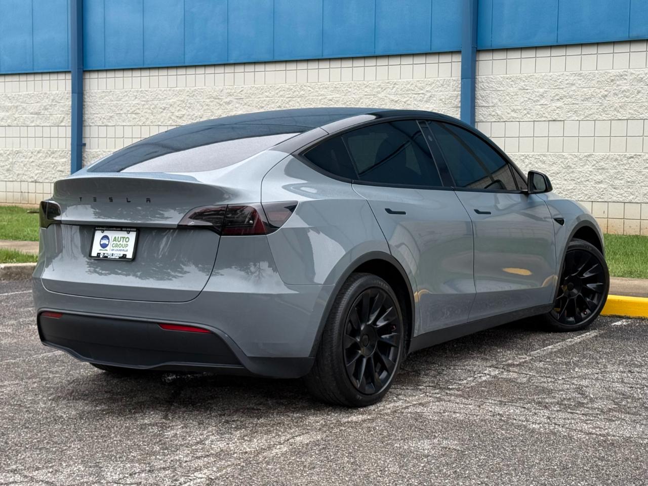 Tesla Model Y Long Range AWD 2023
