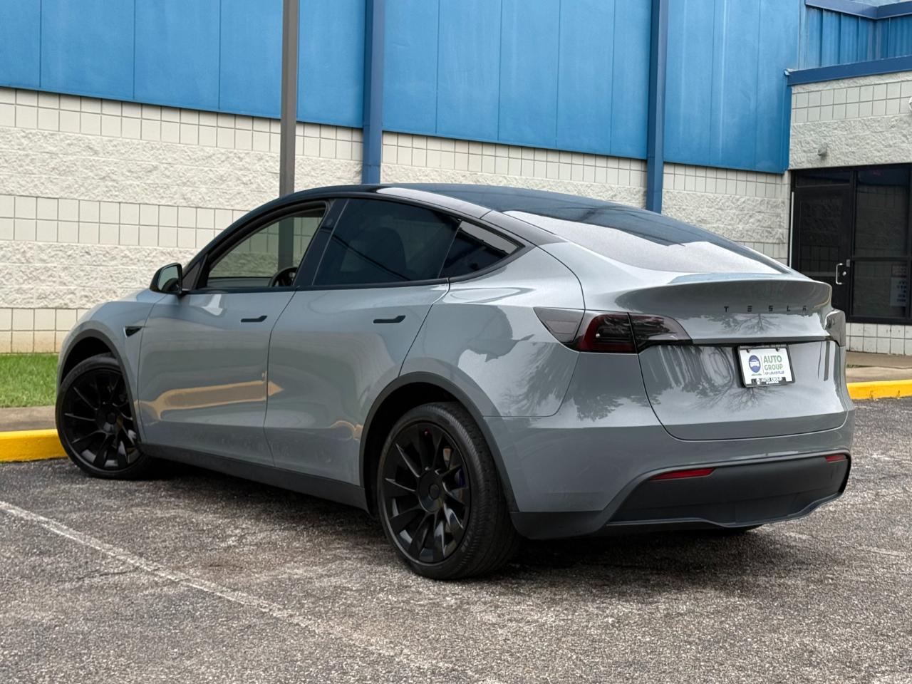 Tesla Model Y Long Range AWD 2023