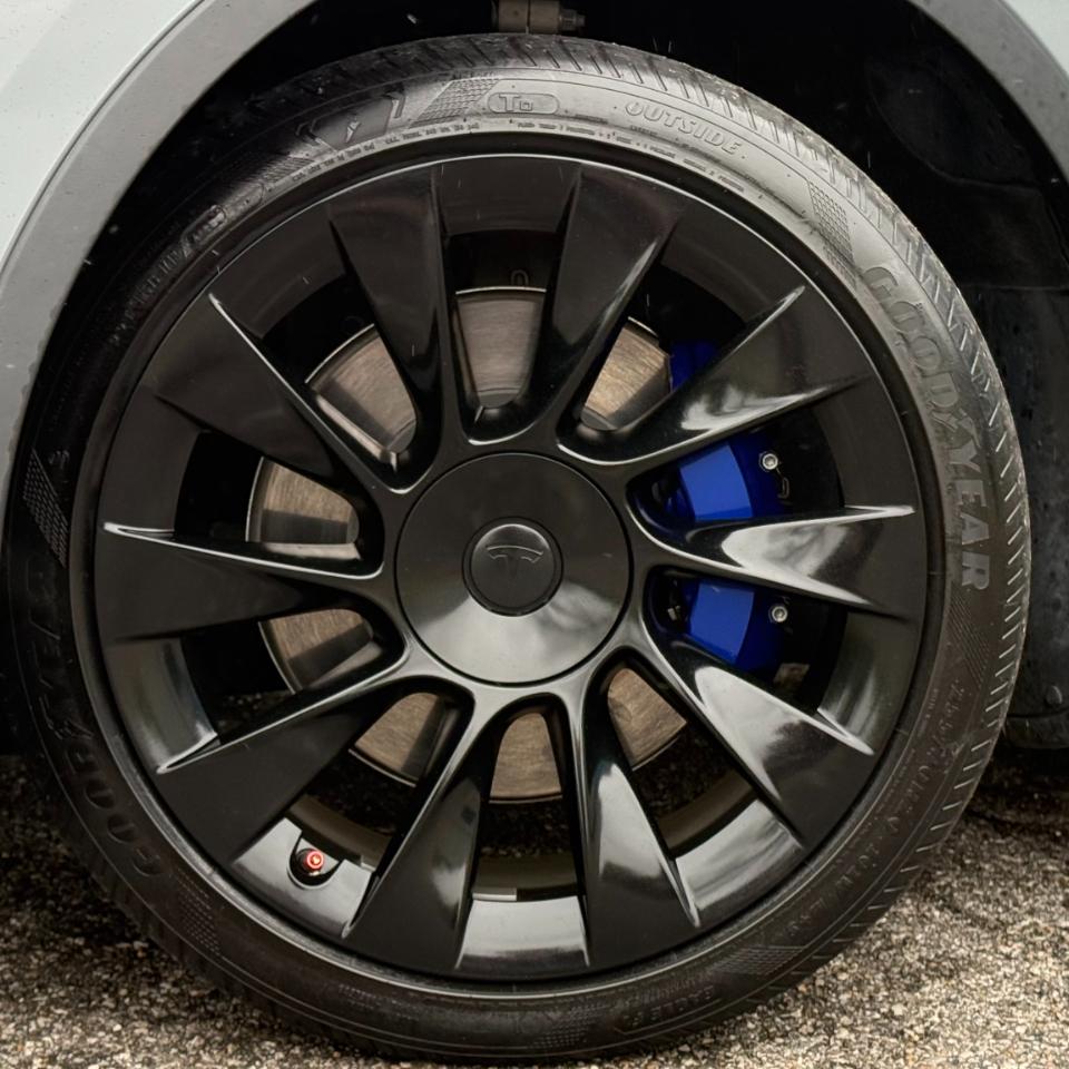 Tesla Model Y Long Range AWD 2023