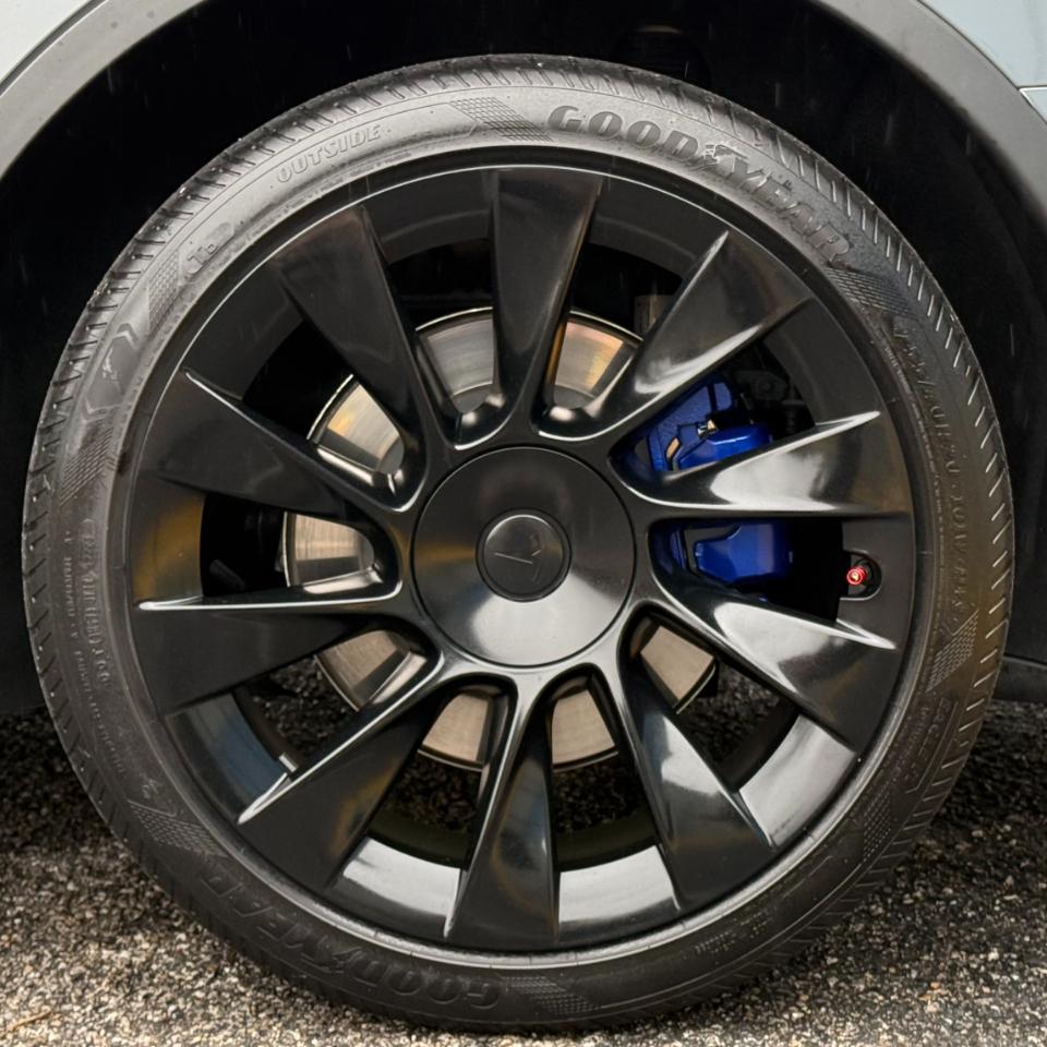 Tesla Model Y Long Range AWD 2023
