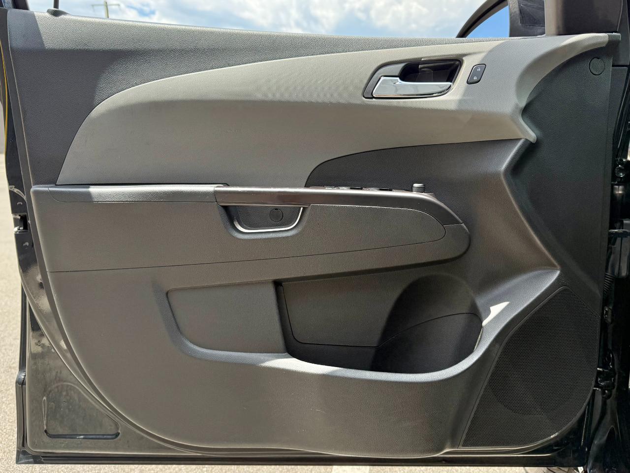 Chevrolet Sonic 4dr Sdn LT 2020