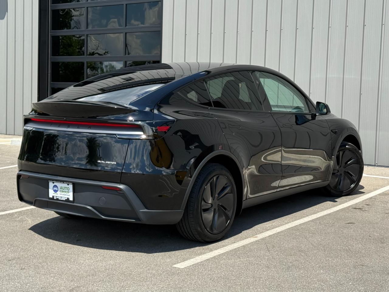 Tesla Model Y Long Range Launch Series AWD *Ltd Avail* 2026
