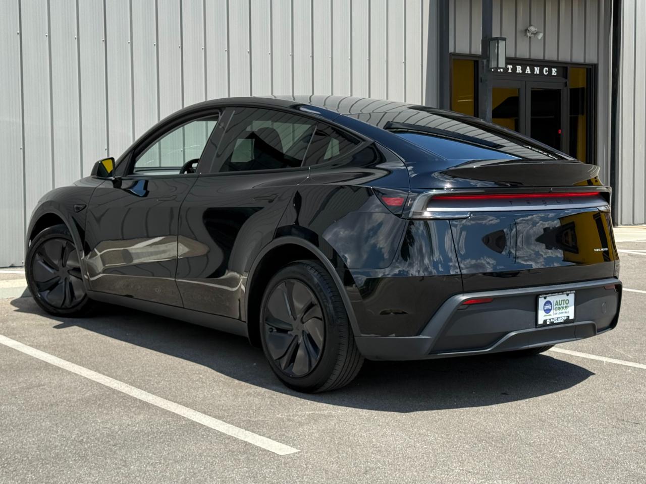 Tesla Model Y Long Range Launch Series AWD *Ltd Avail* 2026