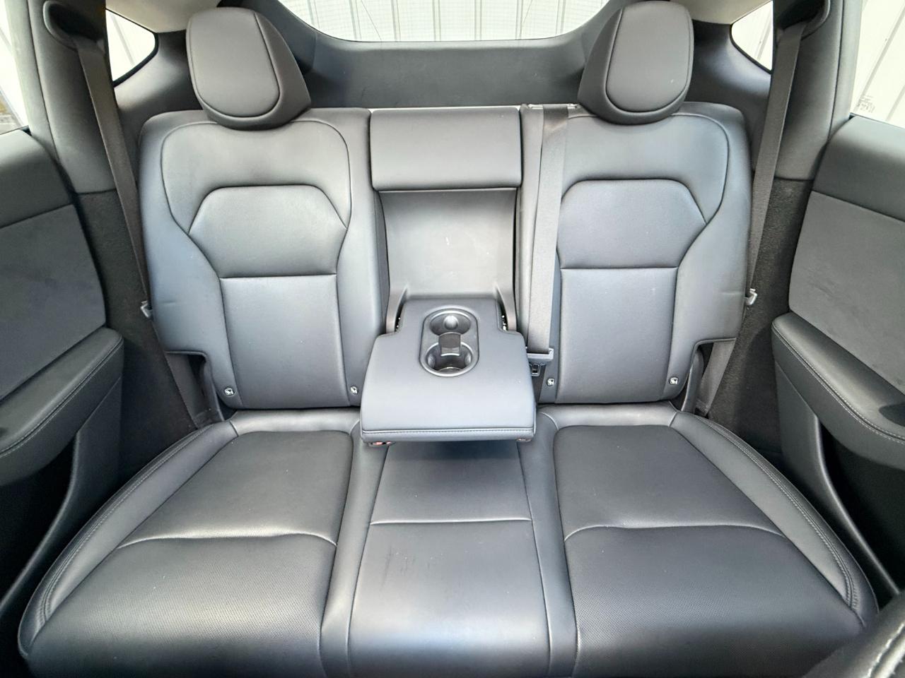 Tesla Model Y Long Range Launch Series AWD *Ltd Avail* 2026