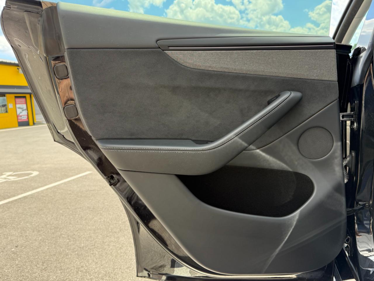 Tesla Model Y Long Range Launch Series AWD *Ltd Avail* 2026