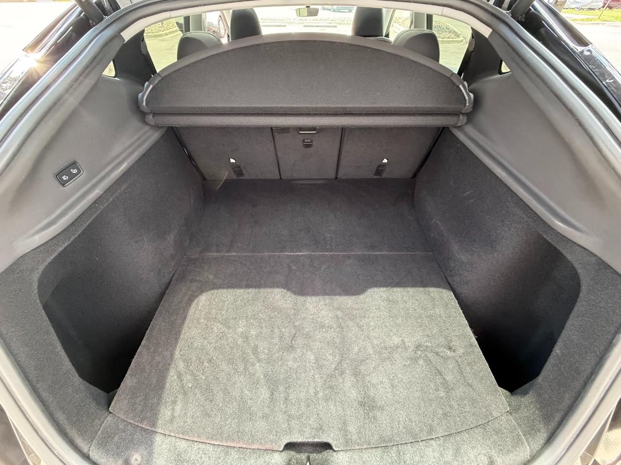 Tesla Model Y Long Range Launch Series AWD *Ltd Avail* 2026
