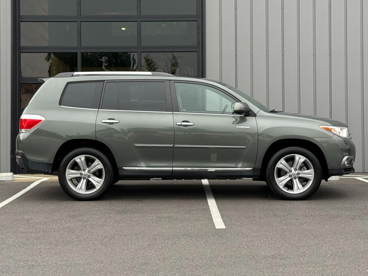 Toyota Highlander 4WD 4dr V6 Limited (Natl) 2013