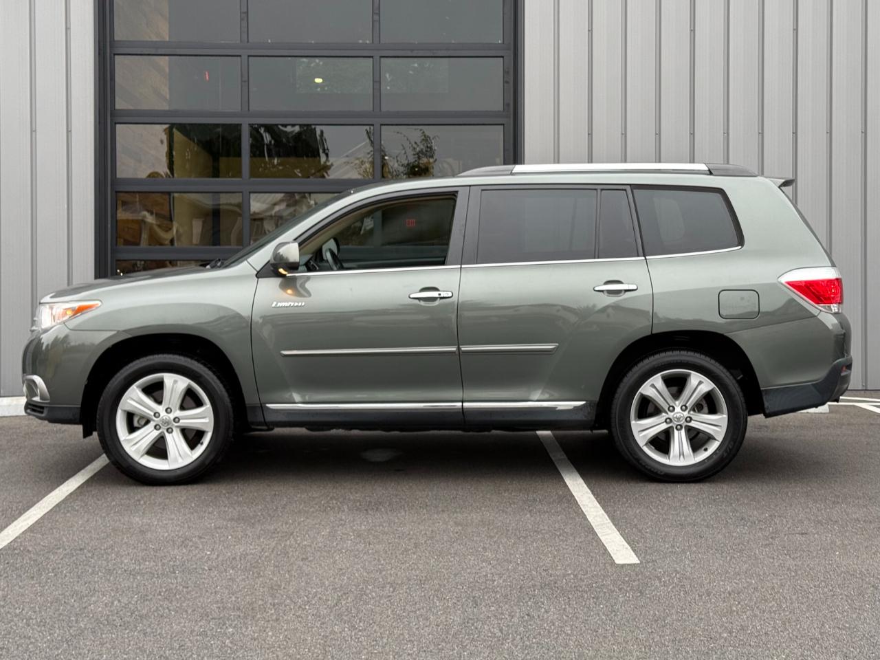 Toyota Highlander 4WD 4dr V6 Limited (Natl) 2013