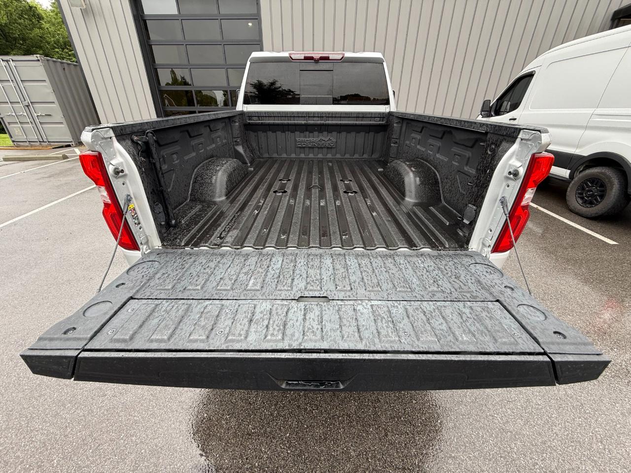 Chevrolet Silverado 2500HD 4WD Crew Cab 159" High Country 2022