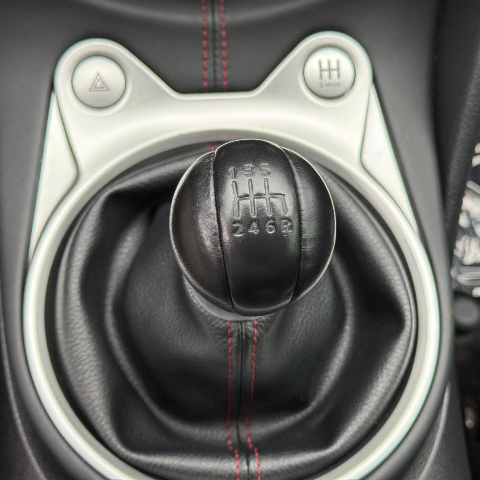 Nissan 370Z 2dr Cpe Manual NISMO 2012