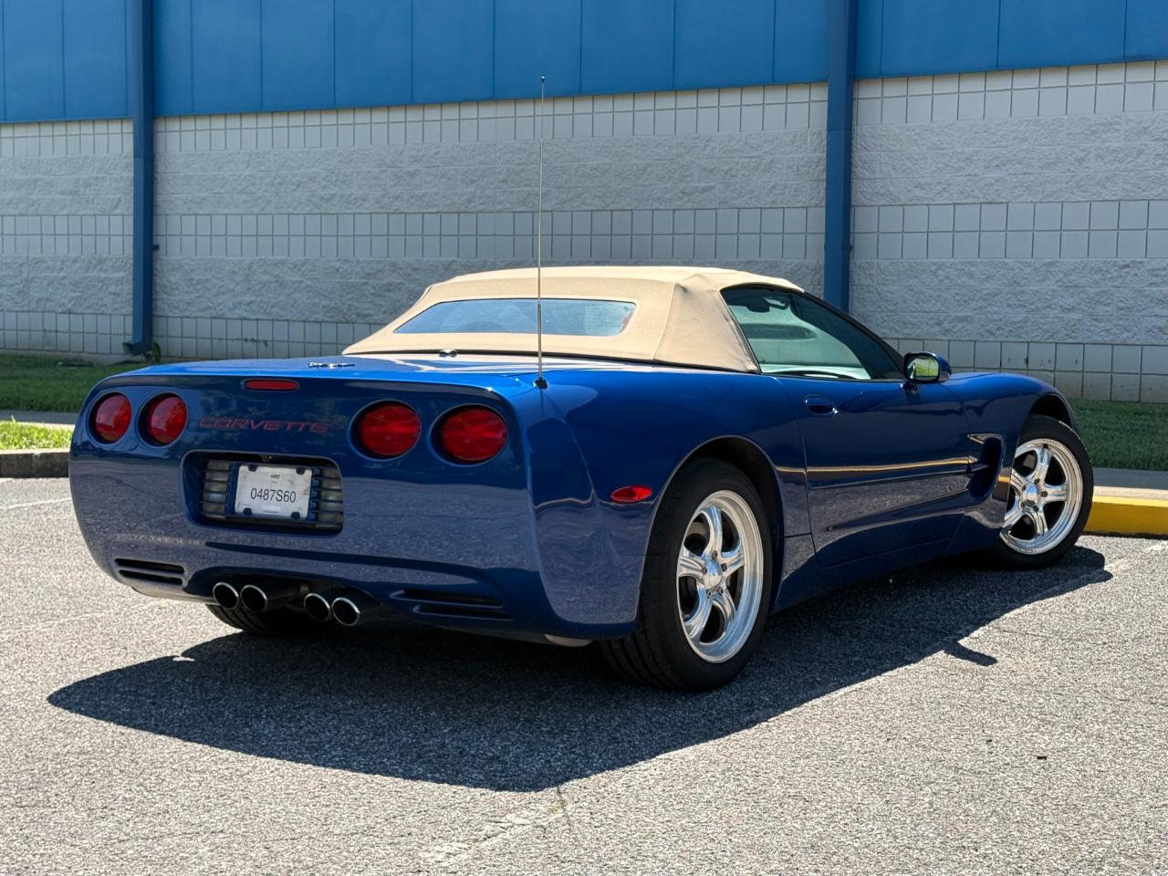 Chevrolet Corvette 2dr Convertible 2002
