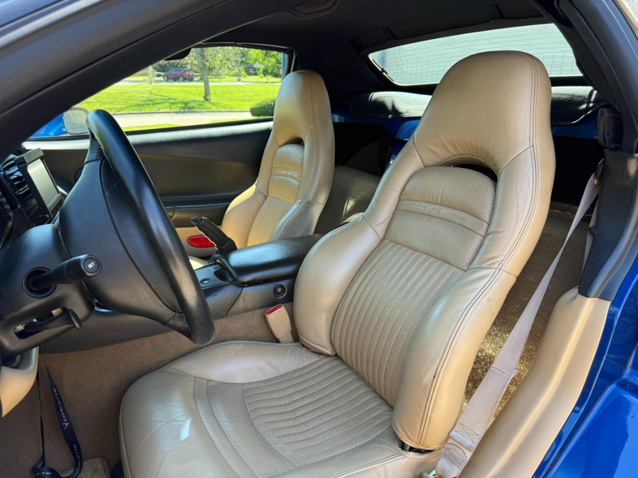 Chevrolet Corvette 2dr Convertible 2002