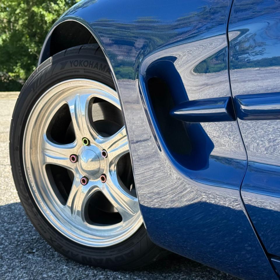 Chevrolet Corvette 2dr Convertible 2002