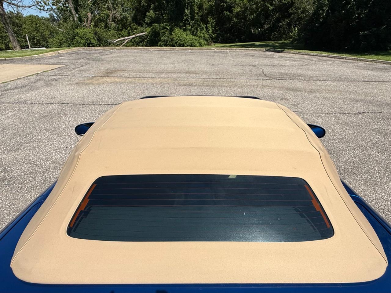 Chevrolet Corvette 2dr Convertible 2002