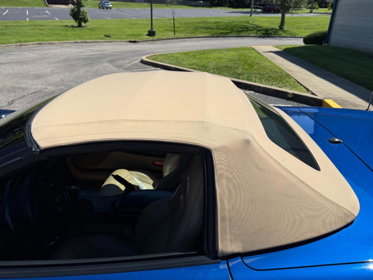 Chevrolet Corvette 2dr Convertible 2002