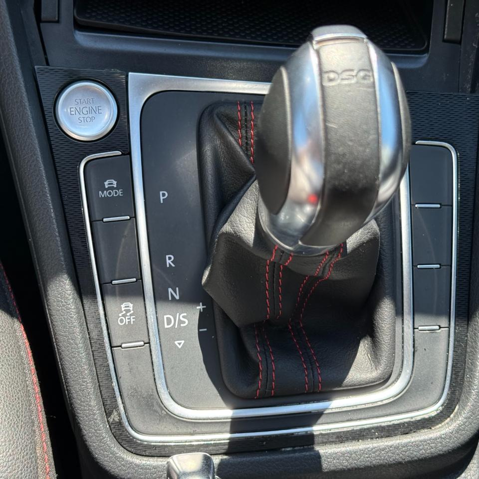 Volkswagen Golf GTI 4dr HB DSG S w/Performance Pkg 2015