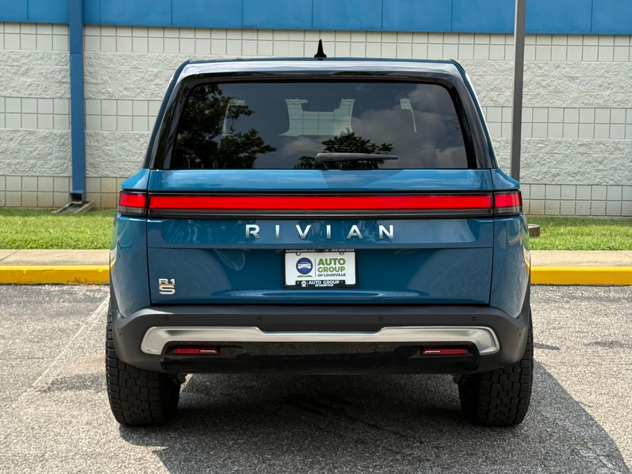 Rivian R1S Adventure Quad-Motor Large Pack 2023