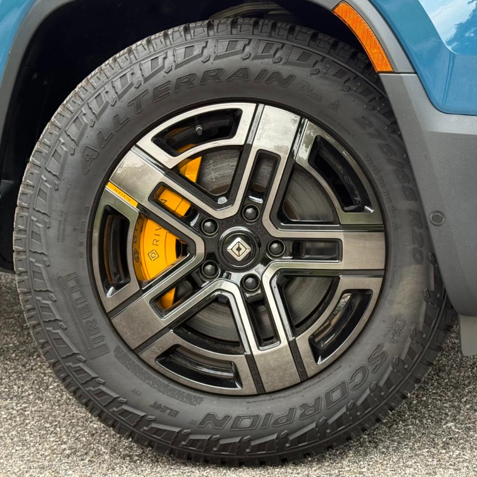 Rivian R1S Adventure Quad-Motor Large Pack 2023