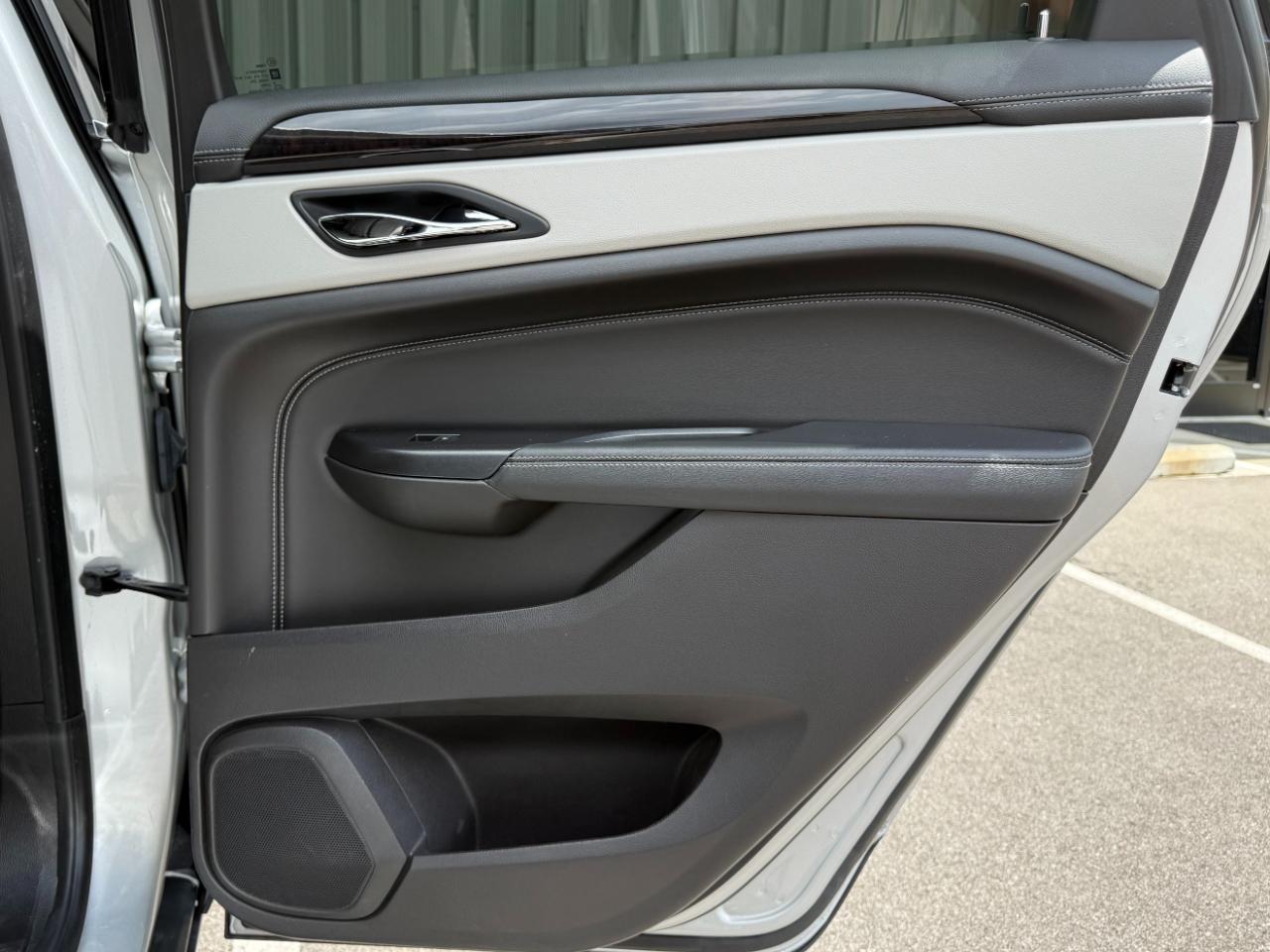 Cadillac SRX FWD 4dr Luxury Collection 2016