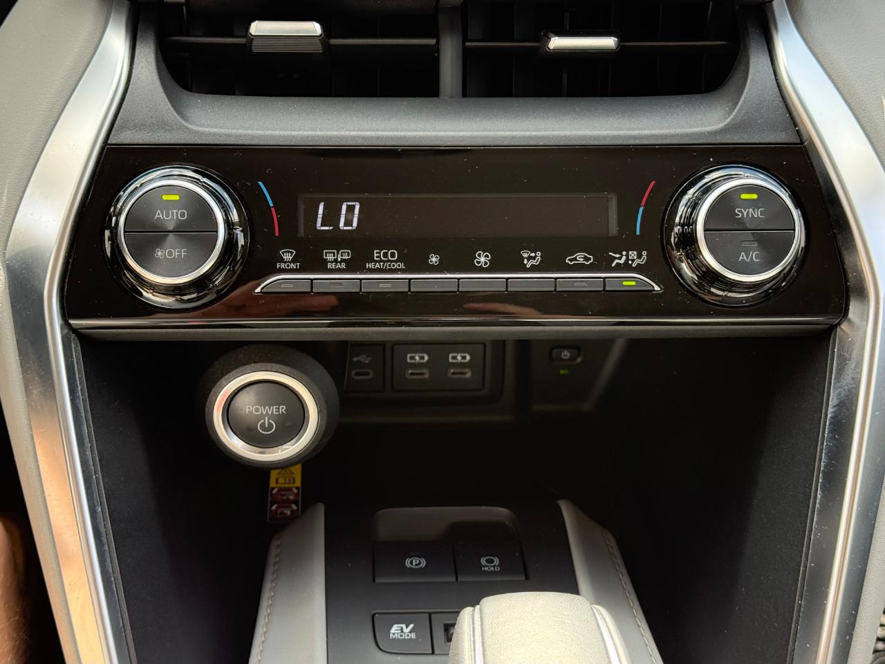 Toyota Venza Nightshade AWD (Natl) 2023