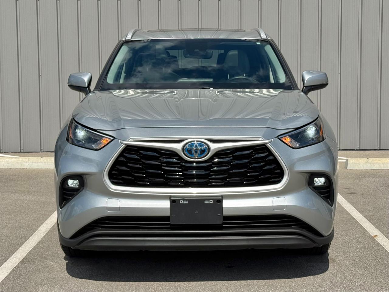 Toyota Highlander Hybrid XLE AWD (Natl) 2023