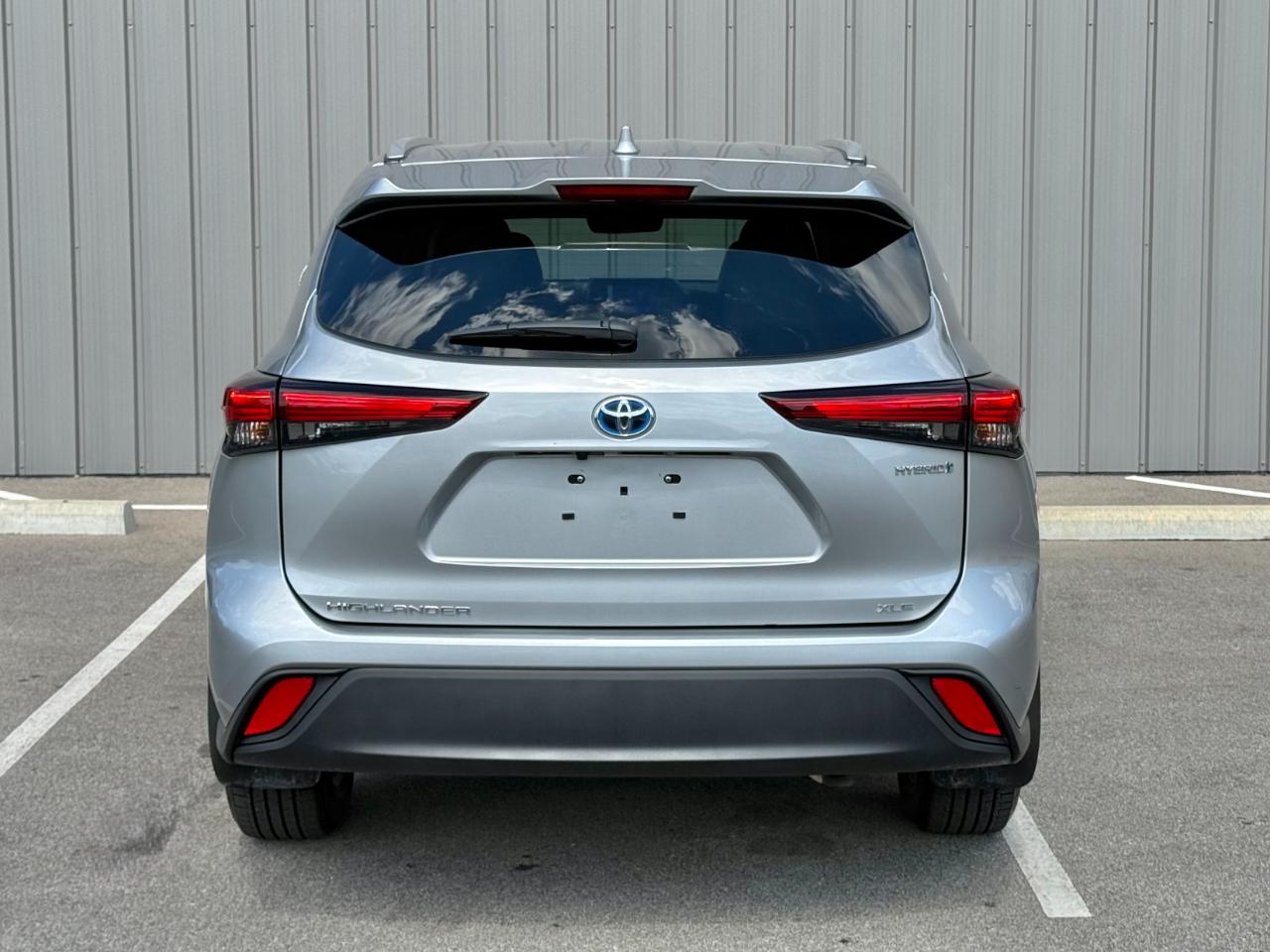 Toyota Highlander Hybrid XLE AWD (Natl) 2023