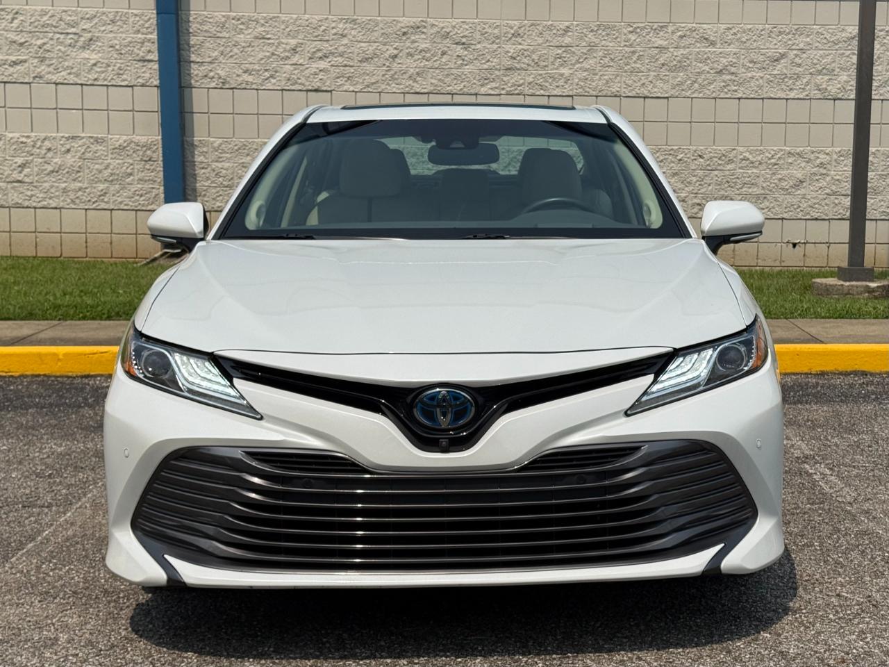 Toyota Camry Hybrid XLE Auto 2018