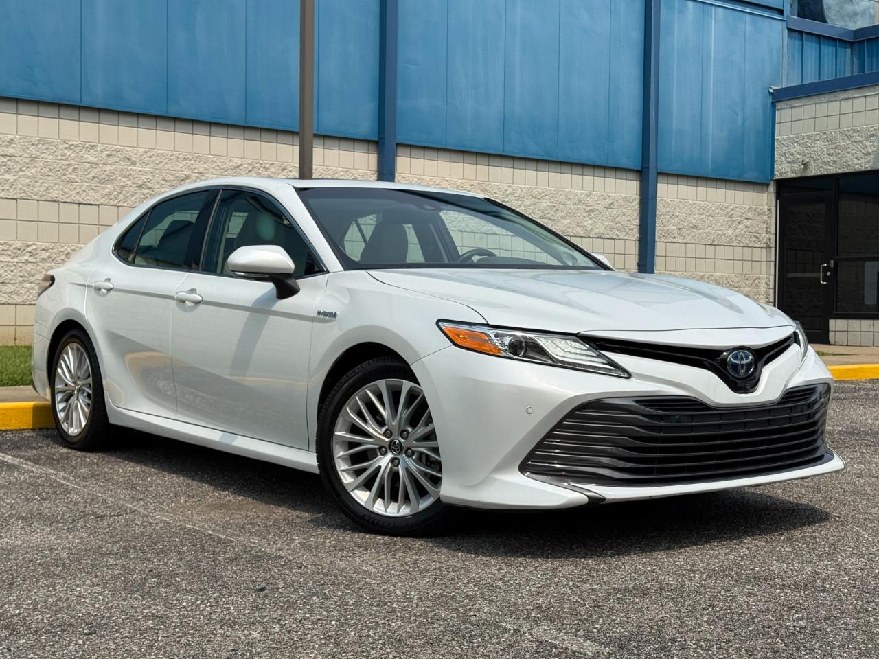 Toyota Camry Hybrid XLE Auto 2018