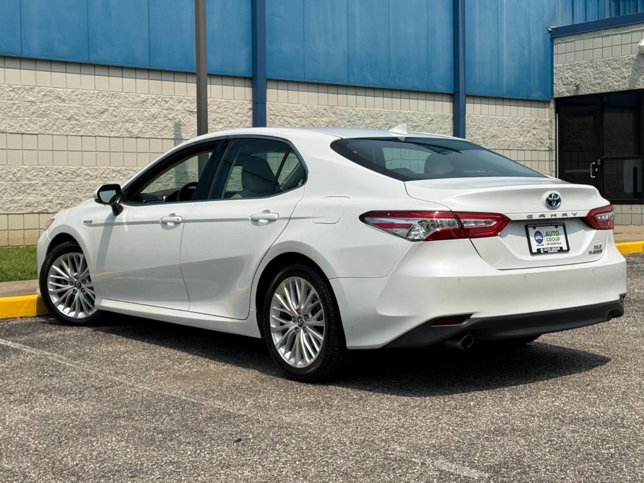 Toyota Camry Hybrid XLE Auto 2018