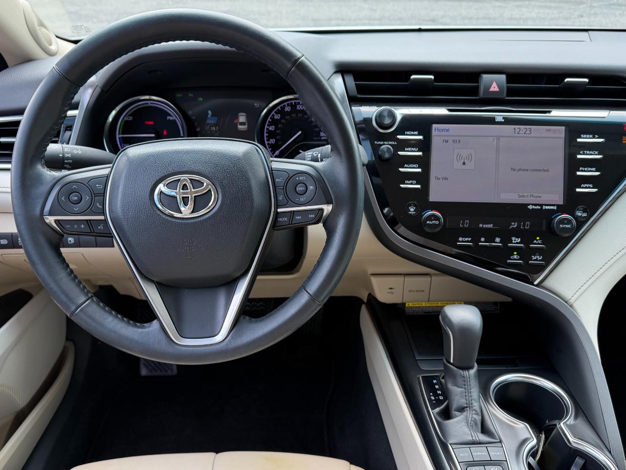 Toyota Camry Hybrid XLE Auto 2018