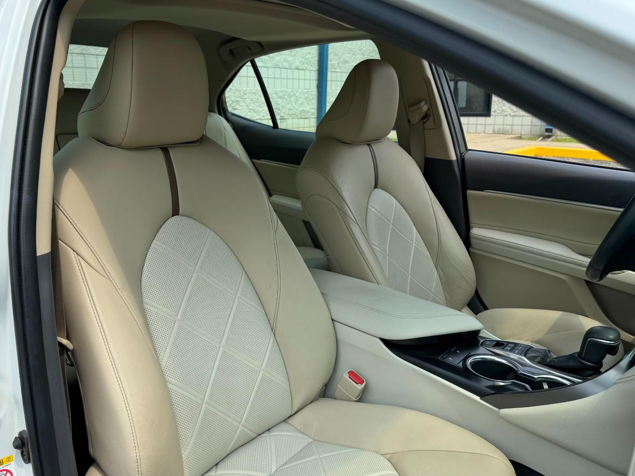 Toyota Camry Hybrid XLE Auto 2018