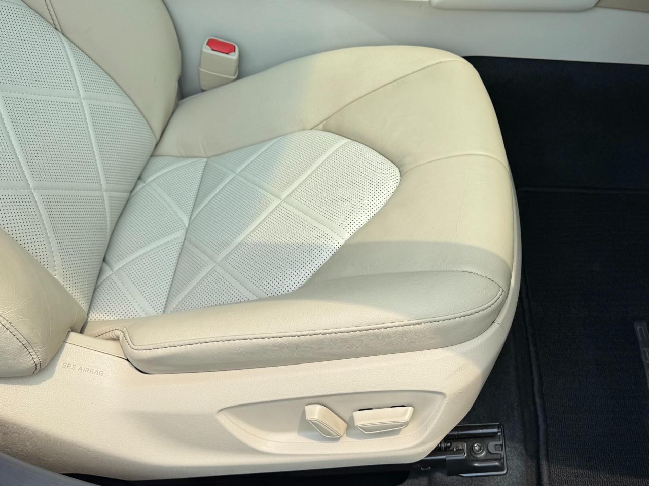 Toyota Camry Hybrid XLE Auto 2018