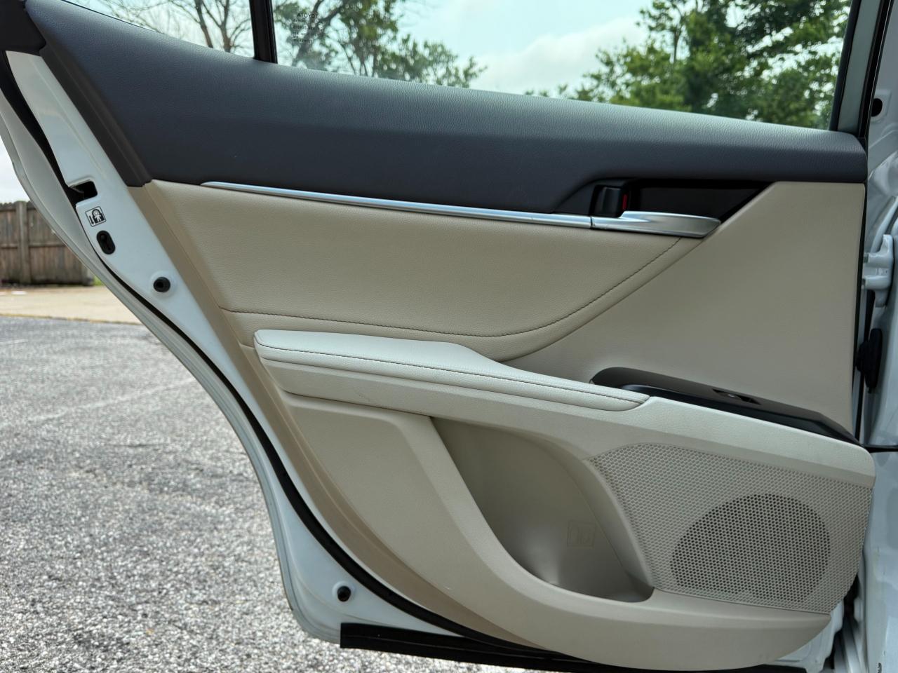 Toyota Camry Hybrid XLE Auto 2018
