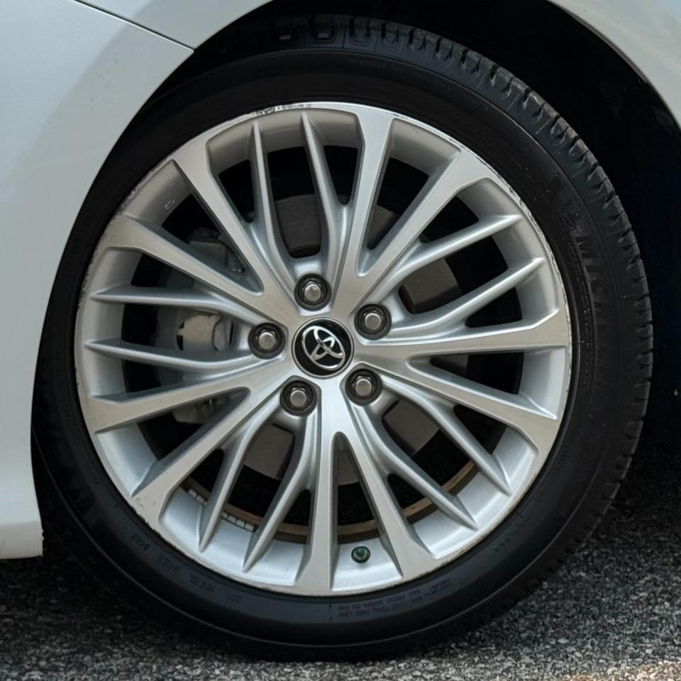 Toyota Camry Hybrid XLE Auto 2018