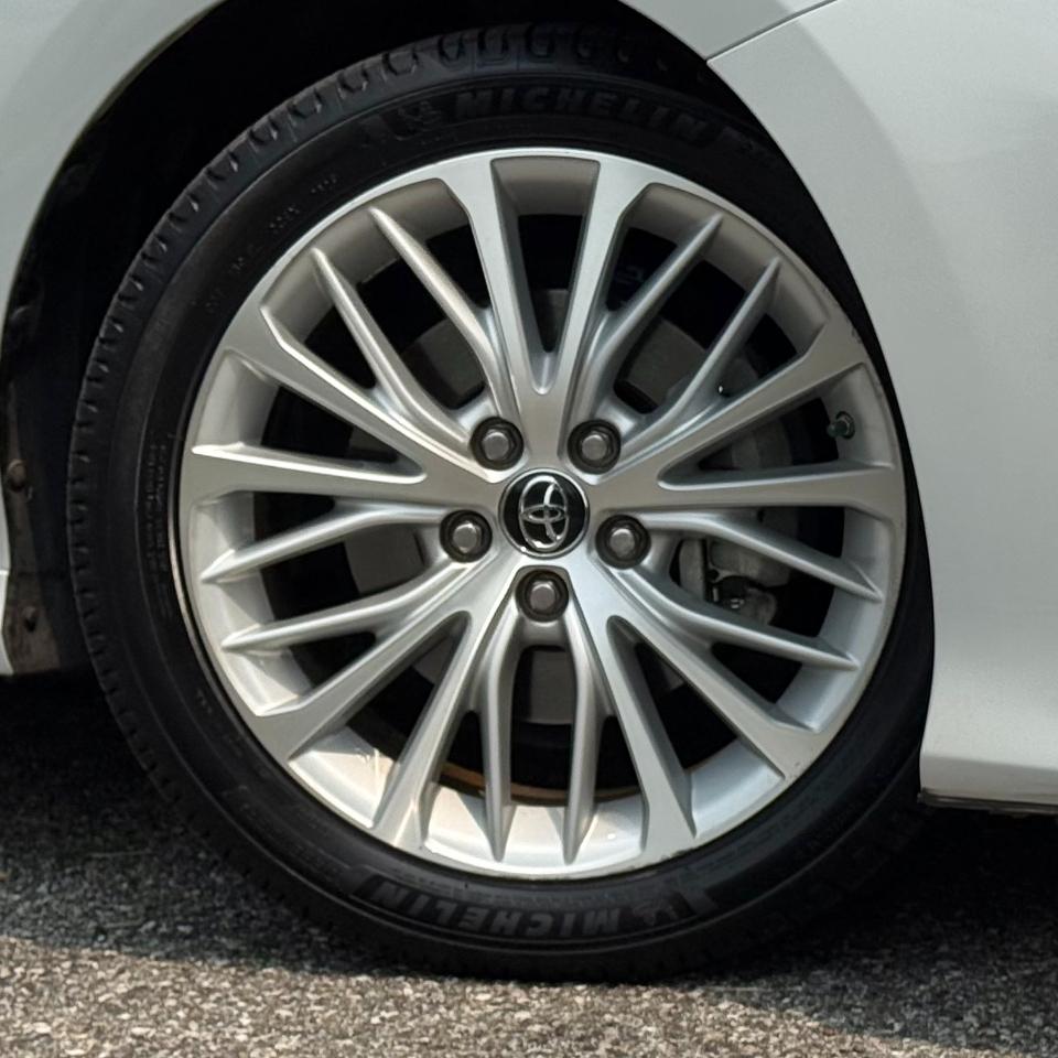 Toyota Camry Hybrid XLE Auto 2018
