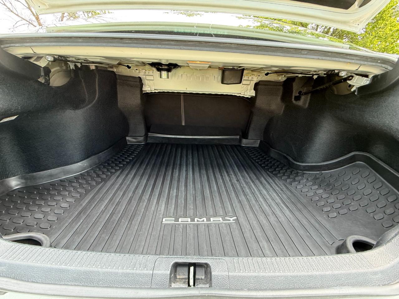 Toyota Camry Hybrid XLE Auto 2018
