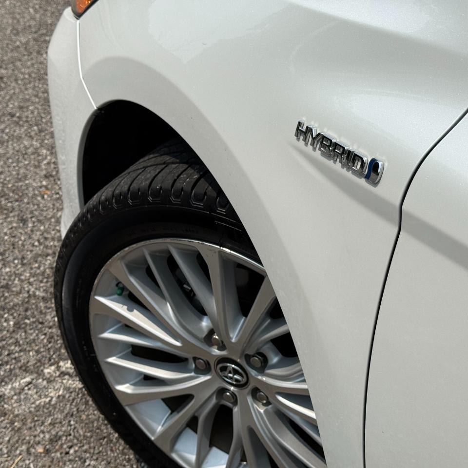 Toyota Camry Hybrid XLE Auto 2018