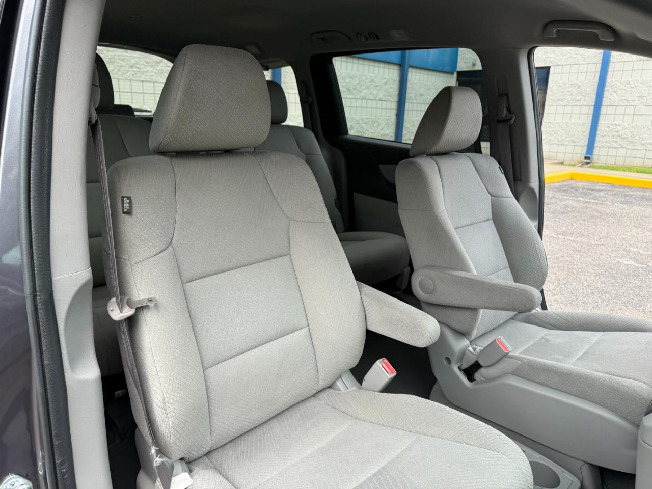 Honda Odyssey 5dr LX 2016