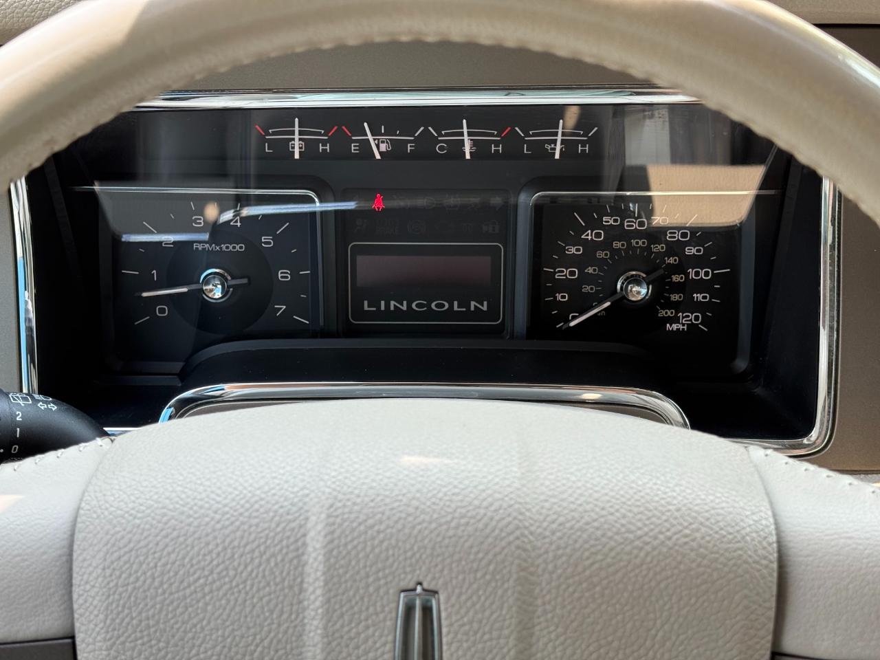 Lincoln Navigator 2WD 4dr 2011