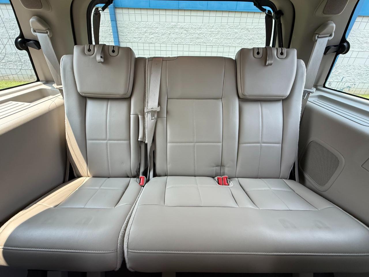 Lincoln Navigator 2WD 4dr 2011