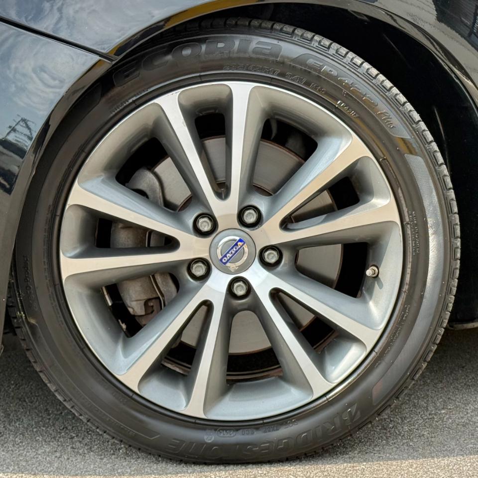 Volvo C70 2dr Conv T5 2012