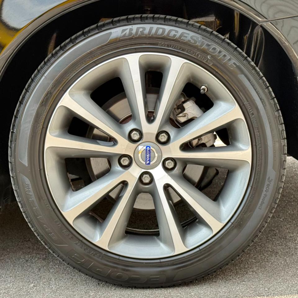 Volvo C70 2dr Conv T5 2012