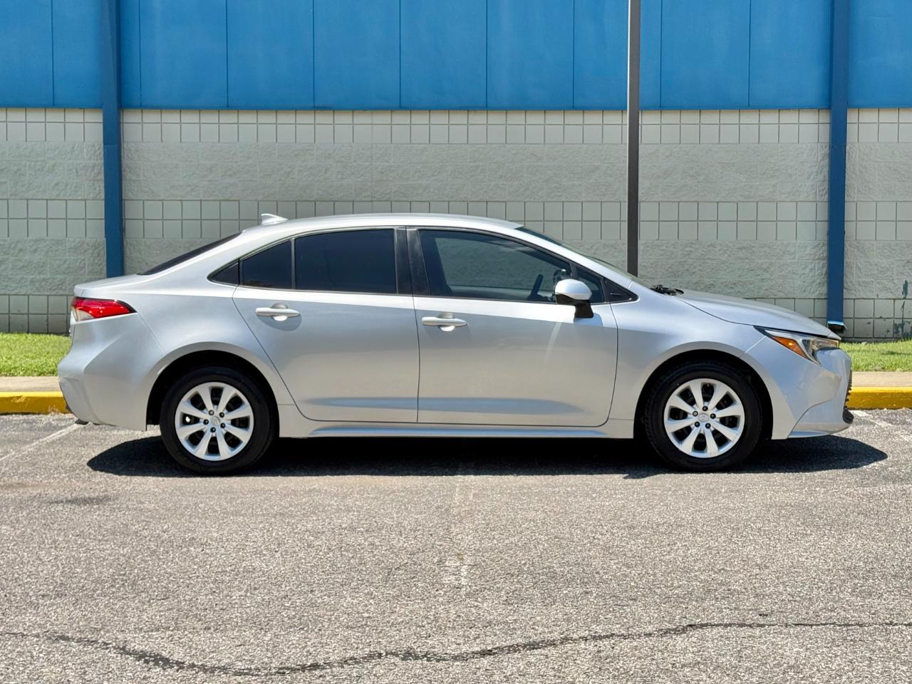 Toyota Corolla Hybrid LE FWD (Natl) 2023