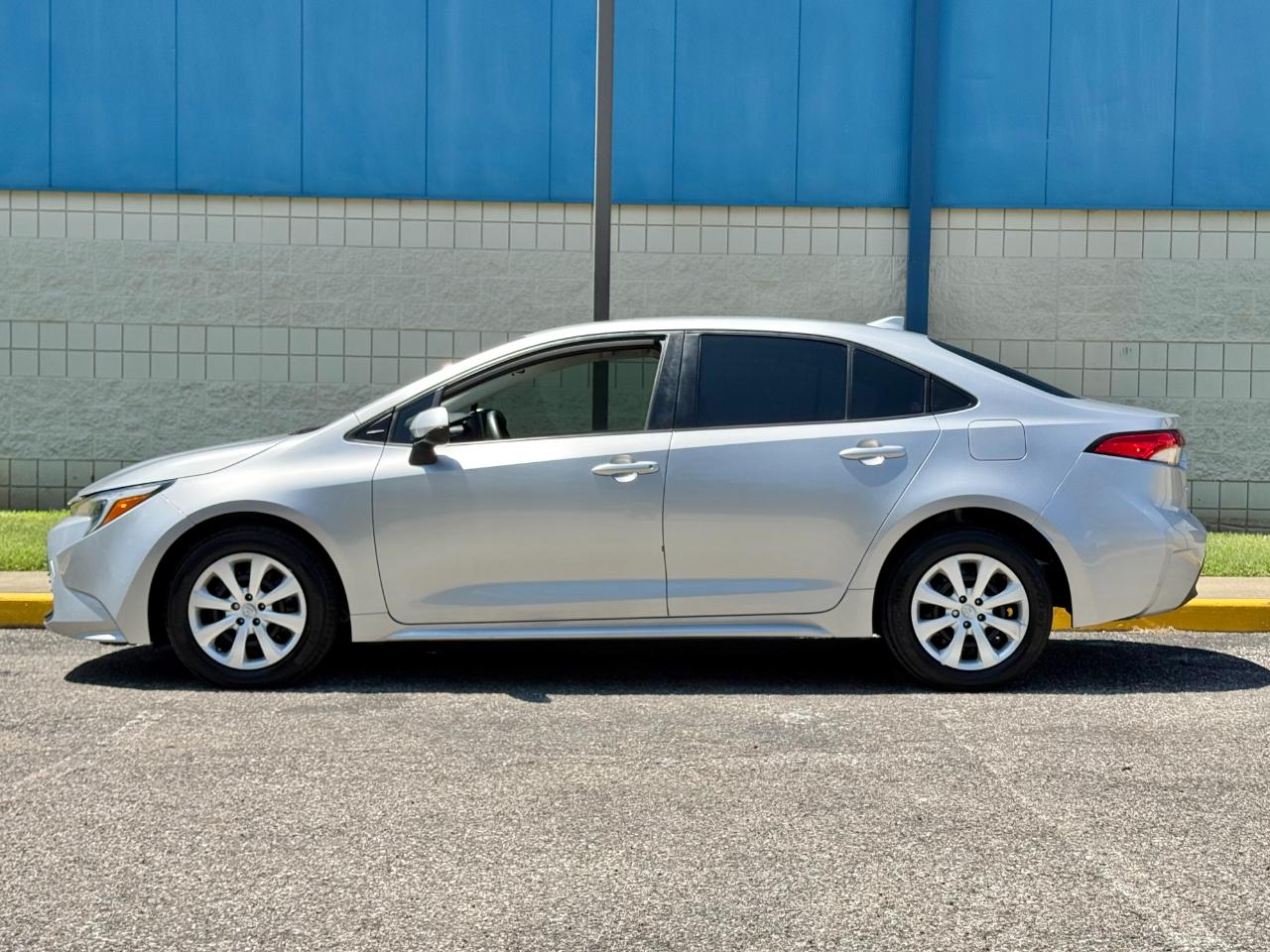 Toyota Corolla Hybrid LE FWD (Natl) 2023